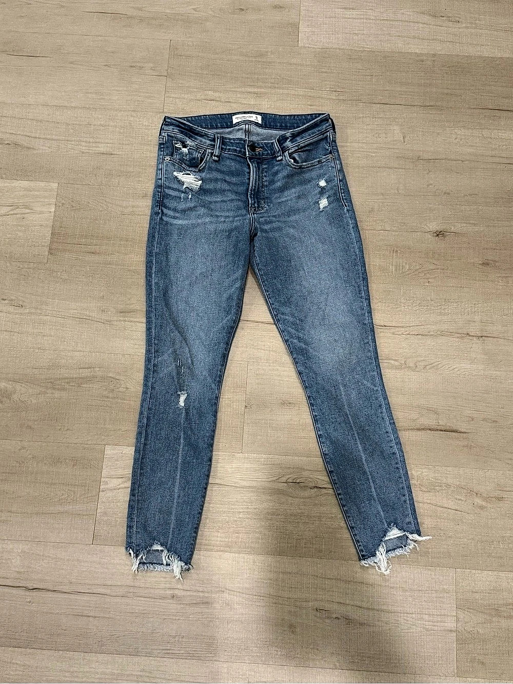 Abercrombie & Fitch The Super Skinny Ankle Mid Rise Distressed Jeans Waist 28